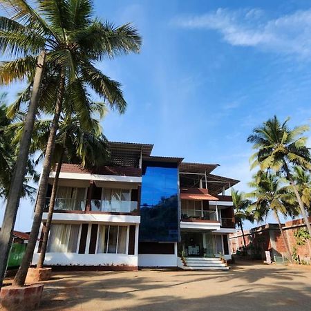 Coastal Bay Beach Resort Harnai 外观 照片