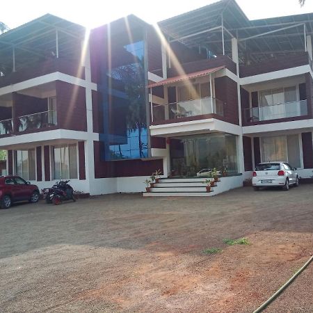 Coastal Bay Beach Resort Harnai 外观 照片