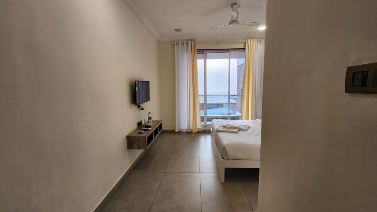 Coastal Bay Beach Resort Harnai 外观 照片